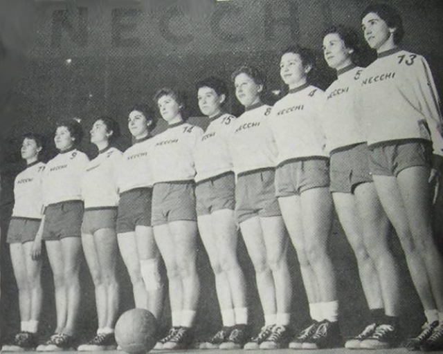 La formazione della Necchi Pavia terza classificata nel 1953